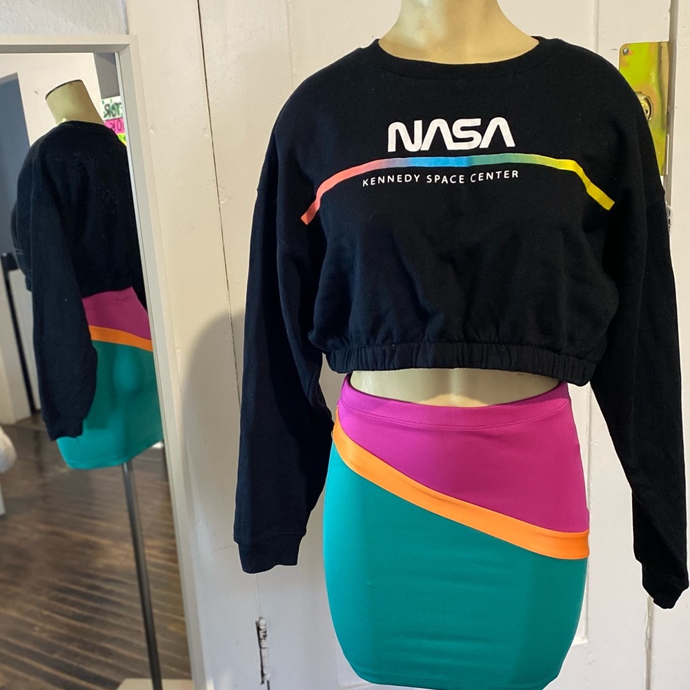 Fashion Nova x NASA Cropped sweatshirt